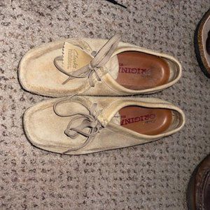 Clark's Wallabees Ankle Boot Size 7.5 Beige Tan Suede